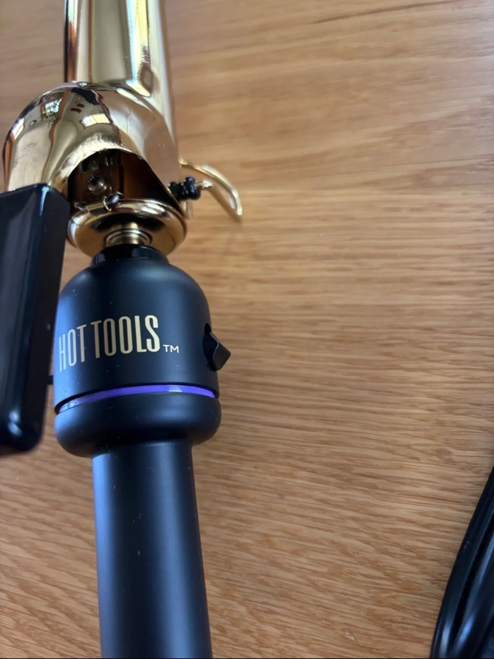 Hot Tools 1.25” Curling Iron - Picture 2 of 6